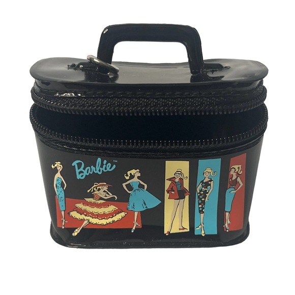 Mattel- 4 Barbie Charms for Charm Bracelet, Accessory Bag Included - Picture 2 of 8